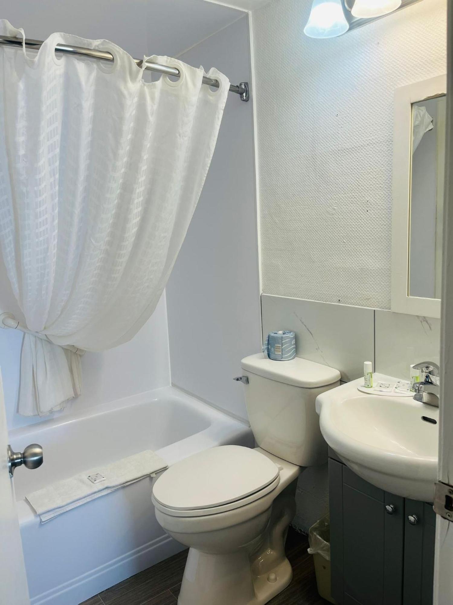 Travelodge By Wyndham Moose Jaw Extérieur photo